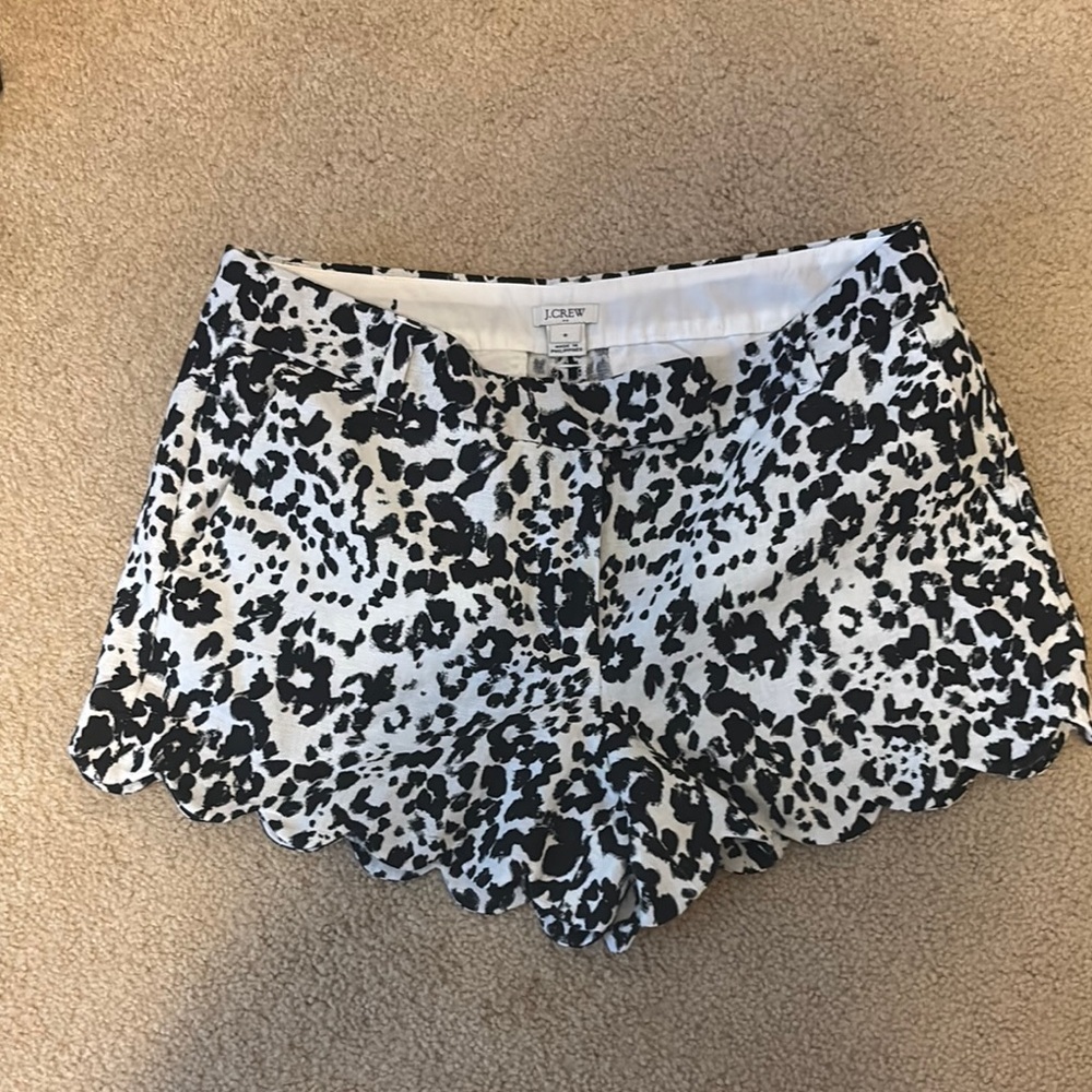 J. Crew 3.5" Black and White Patterned Linen Women's Shorts - Picture 2 of 6